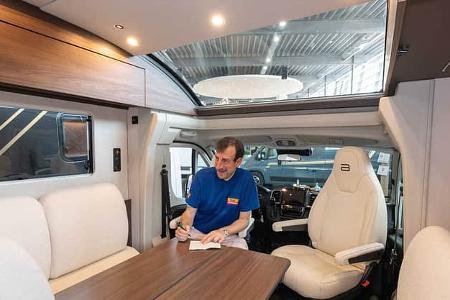 Sitzgruppe weiß, Tisch, Innenraum