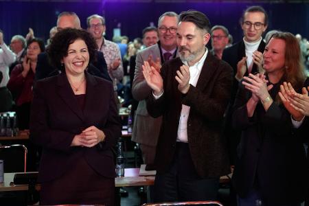 Amira Mohamed Ali und Fabio De Masi sind die neue Doppelspitze. (Archivbild)