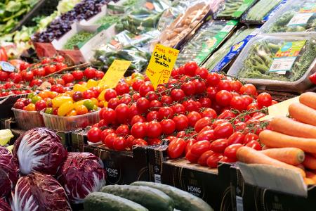 Je höher die Inflationsrate, umso geringer die Kaufkraft der Menschen (Archivbild)