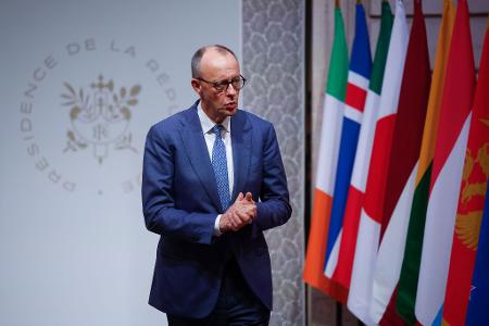 Merz hat eine militärische Beteiligung Deutschlands an der Absicherung eines möglichen Waffenstillstands in der Ukraine in Aussicht gestellt.