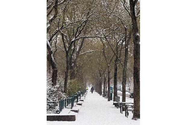 Der französische Verkehrsminister hatte dazu aufgerufen, rund um Paris geplante Fahrten am Morgen zu verschieben.