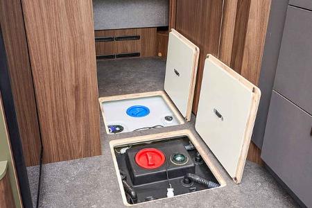 Wassertanks, Eura Mobil Integra Line GT 726 QF, Eura Mobil, Wohnmobil, Camping, Mercedes