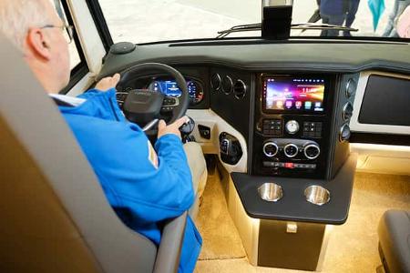 f_Morelo_Home_78_L_Cockpit