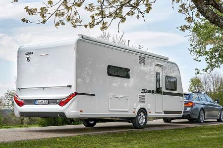 f_Wohnwagen-Flops_Eriba_Nova_Außenansicht