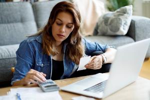 Finanzielle Selbstbestimmung: Sorgen um die Altersvorsorge wachsen