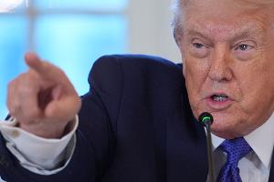 Hält an seinem Gebietsanspruch auf Grönland fest - US-Präsident Donald Trump. 