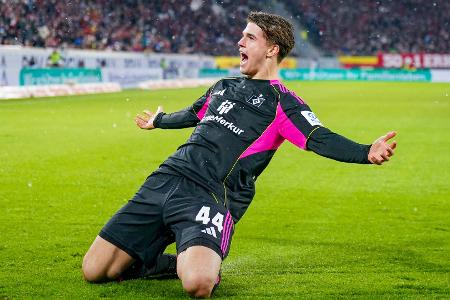 Pleite mit zehn Mann: HSV muss weiter warten