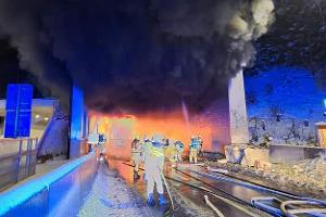 01/2026 Tauernautobahn A10 Tunnel Lkw Unfall Brand