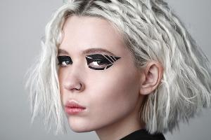 Graphic Eyeliner: Mutiges Augen-Make-up ist 2026 Trend