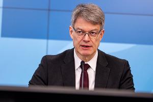 Schnieder mahnt weiter zur Vorsicht (Archivbild).