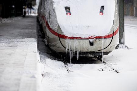 Die Bahn gerät bei Extremwetterlagen immer wieder in Bedrängnis. (Archivbild)