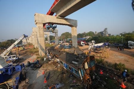 Bei dem schweren Zugunglück kamen mindestens 32 Menschen ums Leben.