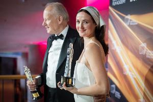 Die Schauspieler Renate Reinsve und Stellan Skarsgård gewannen die Schauspielpreise. 