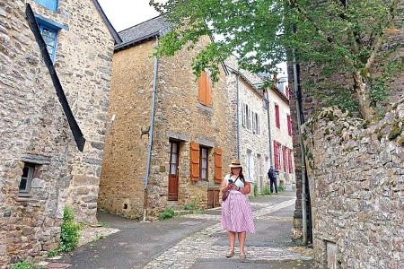 Frankreich, Westfrankreich, Pays de la Loire, Stadt, Frau, Straße