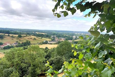 Frankreich, Westfrankreich, Pays de la Loire, Saint-Suzanne, Gebirge, Wald, Feld