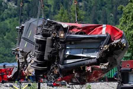 Fünf Menschen kamen bei dem Unglück ums Leben. (Archivbild)