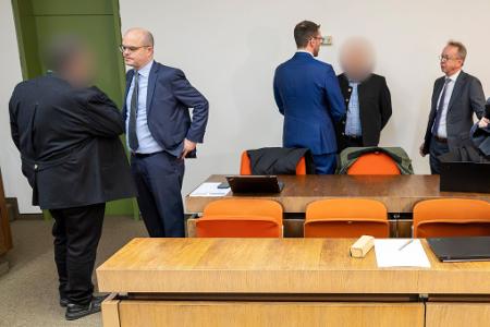 Die Angeklagten zeigten zum Prozessauftakt Schuldgefühle. (Archivbild)