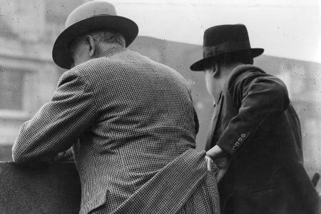 Jemandem auf den Sack gehen