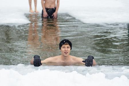 Eisbaden unter Anleitung