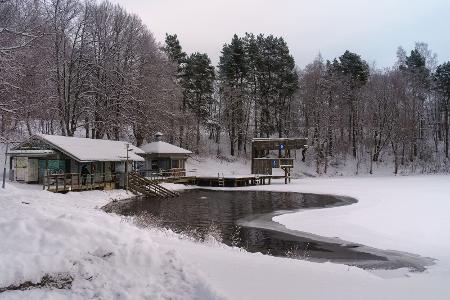 Gemeinsam Eisbaden in Finnland