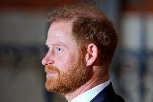 Prinz Harry zufrieden nach erstem Prozesstag