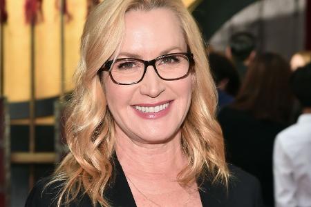 Angela Kinsey