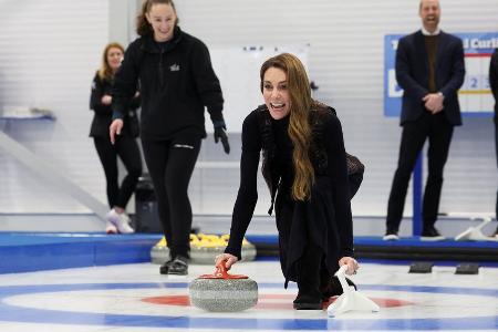 William und Kate liefern sich Curling-Duell in Schottland