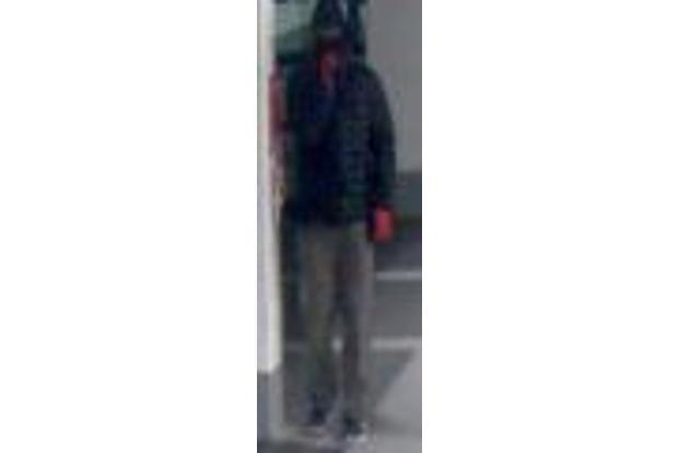 Einer der andere Täter trug rote Arbeitshandschuhe. (Archivbild)