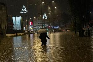 In Griechenland kommt es nach Regenfällen zu Überschwemmungen. 