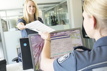 Die Warenabfertigung erfolgt effizient mittels elektronischem Abfertigungssystem
Quelle: Symbolbild Zoll