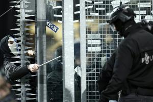 Europa League: Polizei räumt Gästeblock von Genk