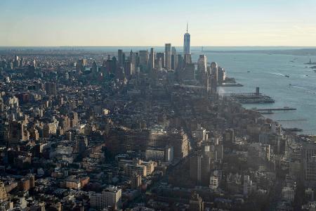 Die New Yorker Feuerwehr kämpfte rund vier Stunden gegen einen Brand in einem Hochhaus in der Bronx. (Illustration)