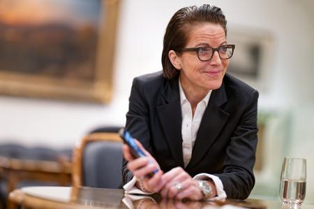 Auf ihr letztes Schlager-Video hin hat sie nach eigener Aussage mehr als 70 Bewerbungen erhalten. 