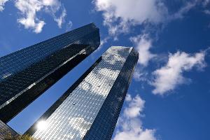 Die Deutsche Bank treibt die Digitalisierung ihres Privatkundengeschäfts voran. (Archivbild)