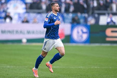 Gleich ein Tor: Dzeko jubelt beim Debüt