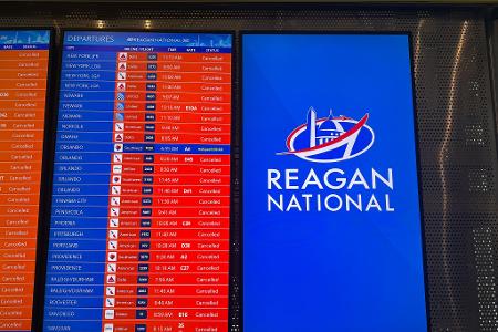 Medienberichten zufolge wurden mindestens 15.000 Flüge gestrichen.