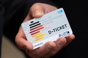 Erneut teurer, aber weiter beliebt: das Deutschland-Ticket.