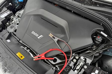 01/2026 BMW iX1 Starthilfe Starterkabel Elektroauto