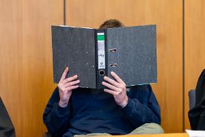 Erst Gift im Kaffee, dann 23 Schläge mit einem Eisenrohr: Nach dem Tod seiner Ex-Lebensgefährtin wird ein 41-Jähriger zu 13 Jahren Gefängnis verurteilt. (Archivbild) 