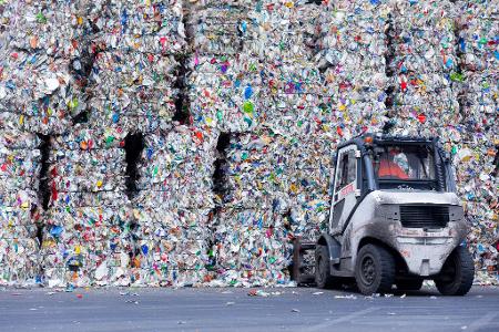Massen an Plastikmüll entstehen in Deutschland jedes Jahr - ein großer Teil davon wird recycelt.