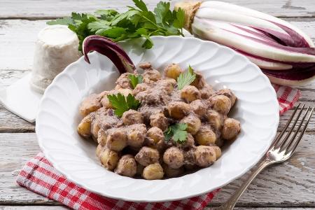 Gnocchi in Chicorée-Ricotta-Sauce