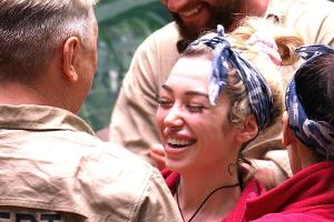 Ariel springt in Dschungelcamp über Schatten und holt Sterne