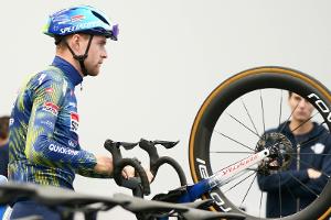 Nach Highspeed-Sturz: Radprofi Rex fällt lange aus