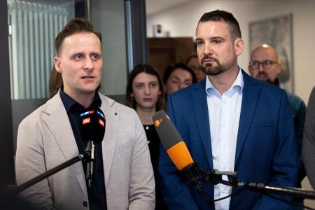 Ein weiterer Kläger, der 46 Jahre alter Geschäftsführer Daniel Oryan (links), sprach bei dem Termin von 