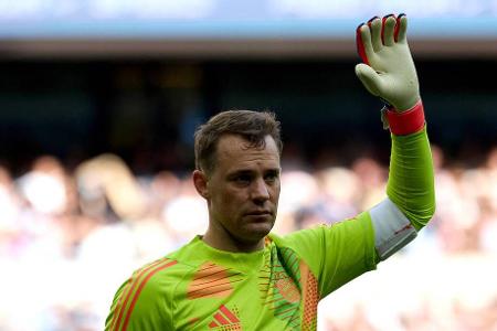 TOR: Manuel Neuer - Note: 3,0 - Strahlte im Bayern-Tor große Überzeugung aus und zeigte vor der Pause zwei Glanztaten auf der Linie gegen Capaldo und Königsdörffer. Beim Elfmeter ahnte er ebenfalls die Ecke, konnte gegen den starken Versuch von Vieira aber nichts ausrichten. Verschätzte sich bei Vieira-Chance in der Schlussphase allerdings zumindest einmal komplett beim Rauslaufen.