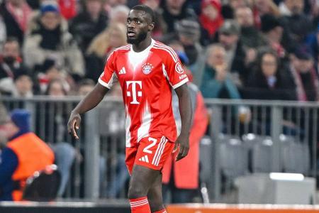 Dayot Upamecano - Note: 3,5 - Stoppte die ersten HSV-Konter noch frühzeitig, verlor dann aber zeitweise etwas die Ruhe. Bekam bei der Chance von Capaldo am eigenen Fünfmeterraum einen Tunnel. In hektischen Phasen war die Restverteidigung dann ebenfalls nicht mehr optimal.