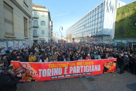 Die Proteste richteten sich gegen die Räumung eines linken Kulturzentrums.