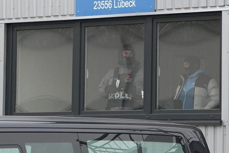 Beamte des Zollkriminalamts hatten am Morgen fünf Männer festgenommen.