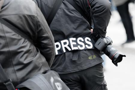 Reporter ohne Grenzen (RSF) hat nach eigenen Angaben im vergangenen Jahr insgesamt 55 Angriffe auf Medienschaffende und Redaktionen dokumentiert und verifiziert. (Archivbild)