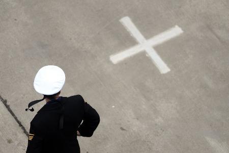 Zwei Männer sind wegen mutmaßlicher Sabotage festgenommen worden - sie stehen im Verdacht, Schiffe manipuliert zu haben, die für die Marine vorgesehen waren. (Symbolbild)